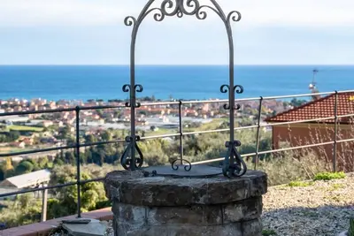 Image de Apartment in villa at the foot of a historic village 5 minutes' drive from the sea