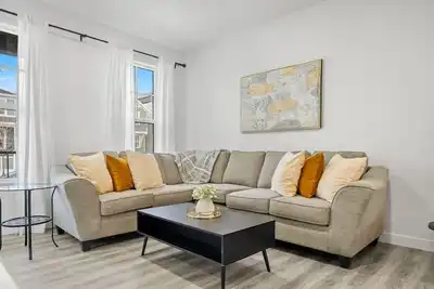 Image de Modern Oasis | Dogs Ok | Spacious | Close to Seton