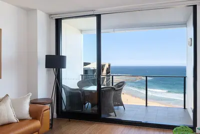 Image de Soleil by Follo - holiday apartment opposite Newcastle Beach