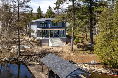 Image de Brand new 8 bed 5 bath cottage on Lake Muskoka