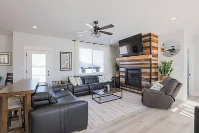 Image de Cozy 6 bedroom home minutes from Rigby Lake