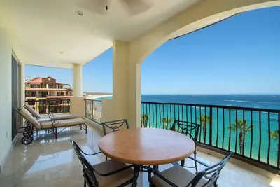 Image de Stunning beach resort, private balcony ocean view. Sleeps 6 Perfect-getaway!