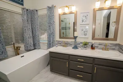 Image de Charming 3-bedroom house with WiFi, Ac in peaceful Clovis