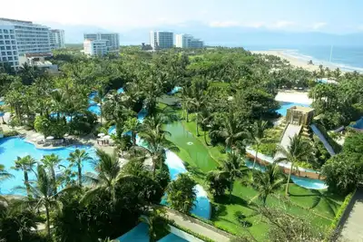 Image de Vidanta Grand Mayan Condo - 2 bedroom  with 2 for 1 Golf, WiFi, pools, beach
