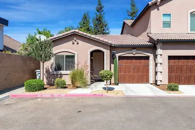 Image de Pristine Luxury Townhouse for Professionals