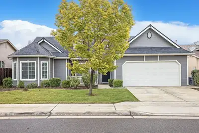 Image de Charming 3-bedroom house in lovely Fresno with WiFi, Ac