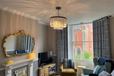 Image de Apartment 2, Granby House, Pets welcome close to the South Bay Beach.