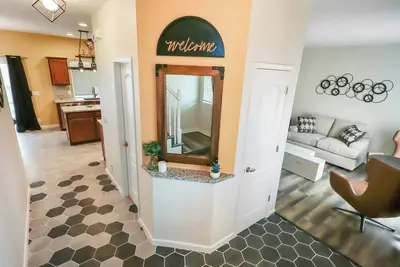 Image de Spacious 6-bedroom house in awesome Omaha with WiFi, Ac