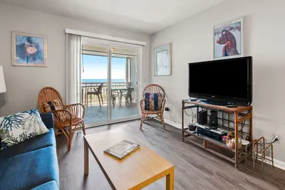 Image de Your dream ocean front family condo with pool near shopping, dining, entertainment