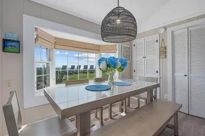 Image de Seaside Serenity Awaits at The SeaBreeze