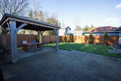 Image de Spacious 4-bedroom 2-bath retreat free parking with Ac wifi near to SeaTac