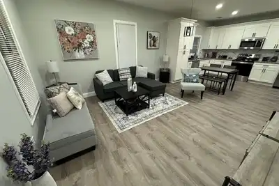 Image de 10 min. from Lake Point Sports. Charming 3-bedroom house in Cartersville.