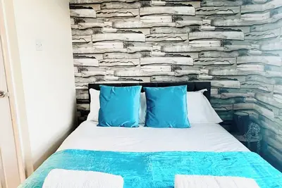 Image de House - Sleeps 10 - Parking - Garden