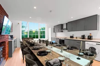 Image de Canterbury Castle Lodge - 8 Bedroom Retreat