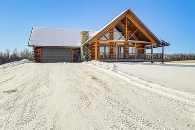 Image de Log Home w/ Deck & Sunset Views: 19 Mi to Oconto!