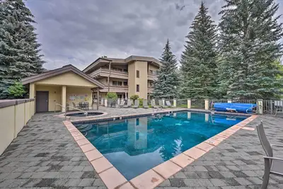 Walk to Dtwn Ketchum: Mtn-View Condo, Pool Access
