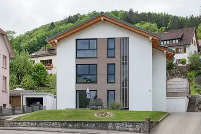 Appartement \"Wanderlust\" avec vue sur les montagnes, terrasse privée et Wi-Fi