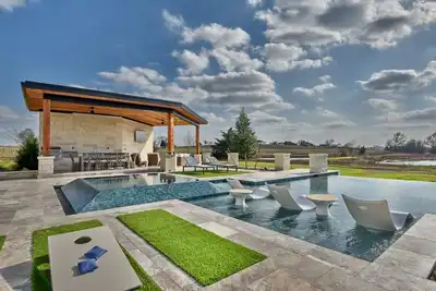 Image de Ultimate Luxury Villa at Element Ranch - 5 Min. to Round Top