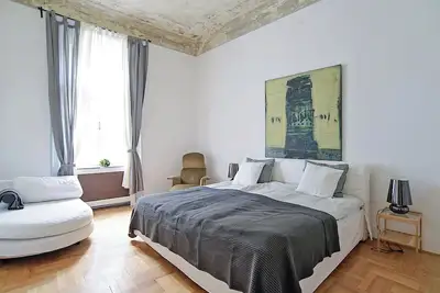 Image de Spacious and 3-bedroom apartment in the vibrant heart of fabulous Budapest