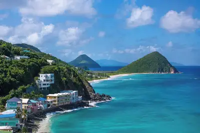 Image de Etta Beach Villa - New beachfront apartment, steps from surf & bars in Apple Bay