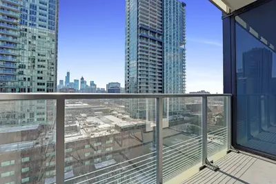 Image de Experience Chic Chicago Living in Old Town – Spacious Suites & Luxe Amenities