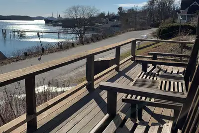 Image de Waterfront views steps from yacht club in idyllic Castine