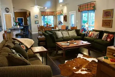 Image de The Treehouse & The Ranch House at Davis Ranch Retreat