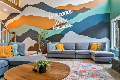 Image de Private In-Ground Pool, Hot Tub, Sauna, Pickleball