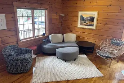 Image de Calmcation: Cabin in The Enchanted Forest