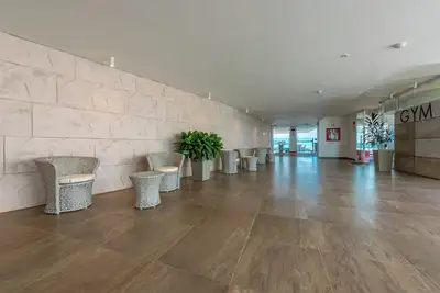 Image de Beachfront condo