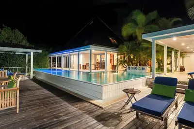 Image de Salt Spring Villa - sister villa to Red Rock Villa, Spectacular pool and privacy