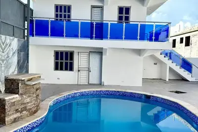 Image de Breeze 2 /Beautiful Pool Apartment