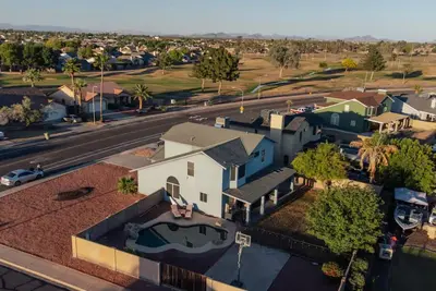 Image de West Valley Oasis! Close to sports, concerts, restaurants, and nightlife!