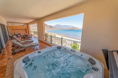 Image de Ocean Front Luxury: Rare Xmas Availability at Villa del Palmar, Loreto!