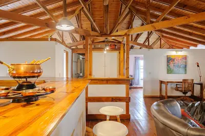 Image de 2 bedroom house with backyard and grill