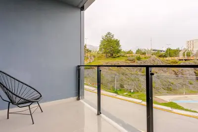 Image de 1 bedroom apartment with balcony and sea view