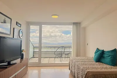 Image de 1 bedroom apartment wiith balcony and panoramic sea view