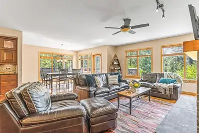 Image de Modern Rustic 3br Condo w/ Hot Tub & Gym!