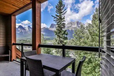Image de Superb 2br Condo w/ Charming Mountain View & Pool