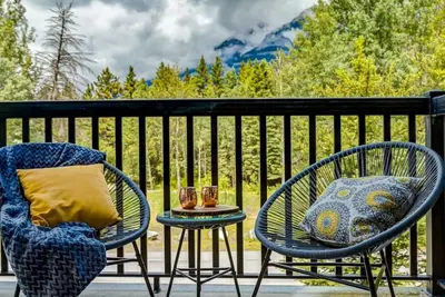 Image de Lovely 3br condo with Hot Tub at the Edge of Canmore