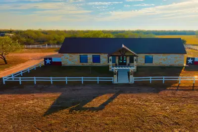 Image de Lone Star Luxury Ranch - 4-Bed, 3-Bath, Swimming Pool, Grill, Washer/Dryer, WiFi