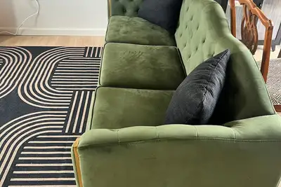 Image de Stylish/Cozy 2 Br Art Deco Retreat- Wifi, Ac, Central Location!