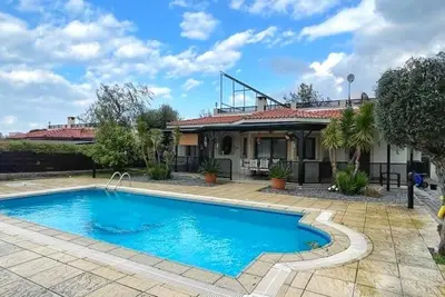 Image de Charming bungalow with own private pool and garden in enchanting Kyrenia