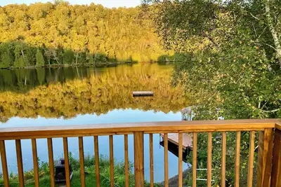 Image de Lakeside Laurentian retreat