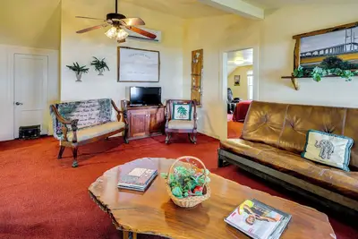 Image de Shared Dock: Cozy Waterfront Retreat in Brunswick