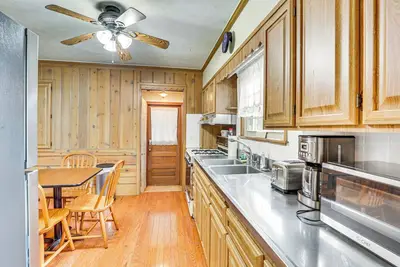 Image de Walk to Centennial Park: Apartment w/ Garage!