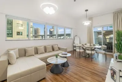 Image de Stunning 2br in the heart of Marina