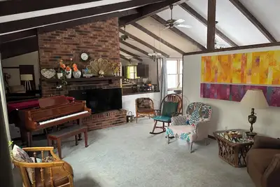 Image de Mid-century Modern Home with Large Deck and Cozy Living Area