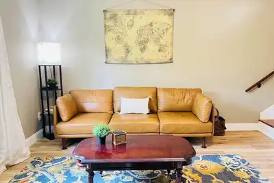 Culinary Kitchen, 65” Tv, Pet friendly, WiFi, Quiet, Convenient, CoveredParking