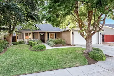 Image de Chic River Bluff Home for Professionals & Families